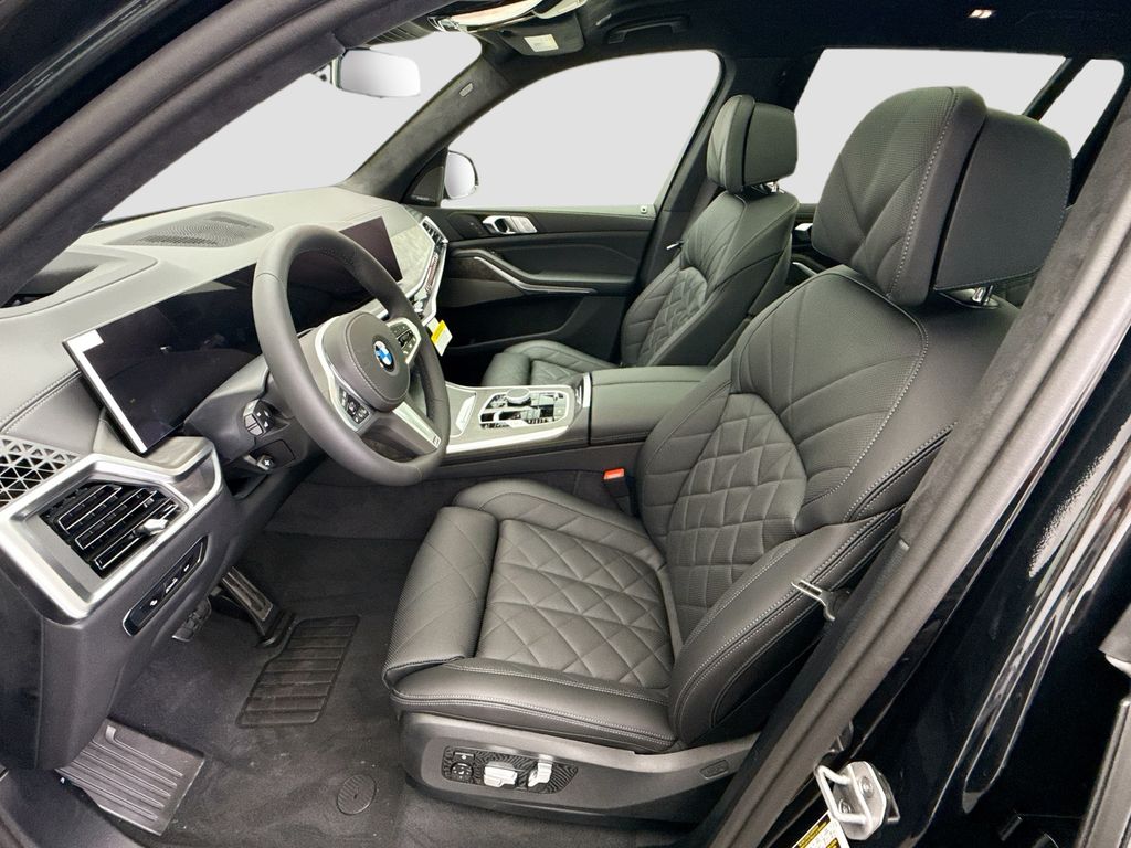 Thumbnail: 2026 BMW X7 - 18