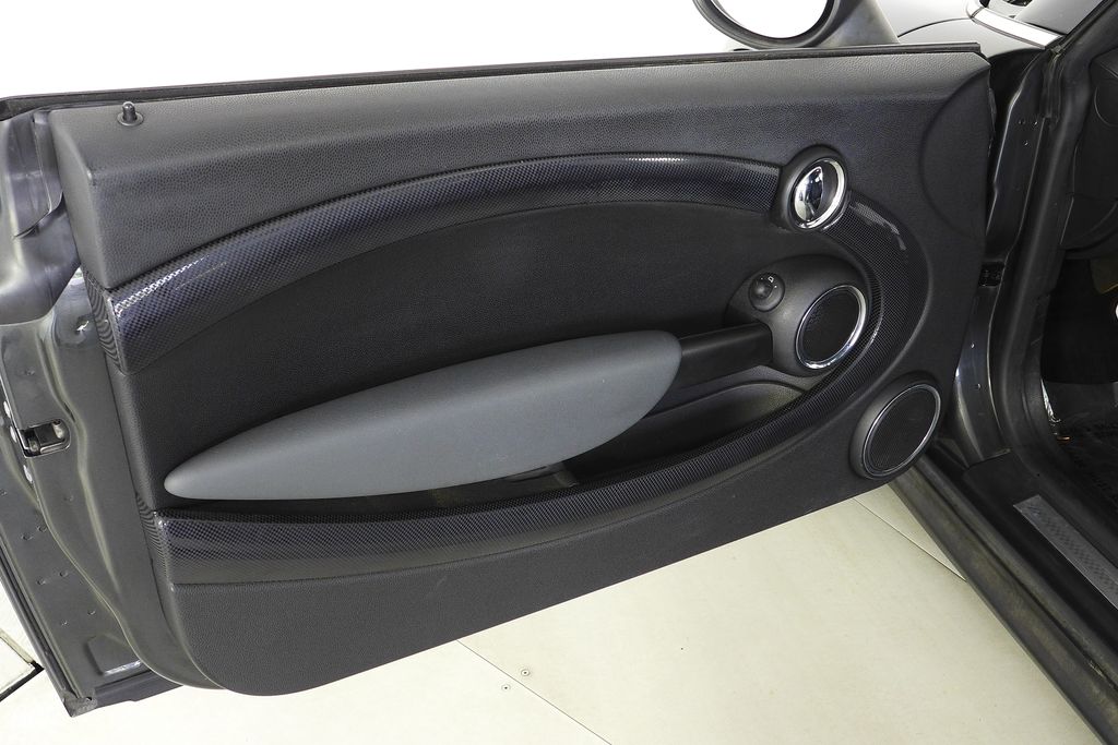 Thumbnail: 2011 MINI Cooper Clubman - 11