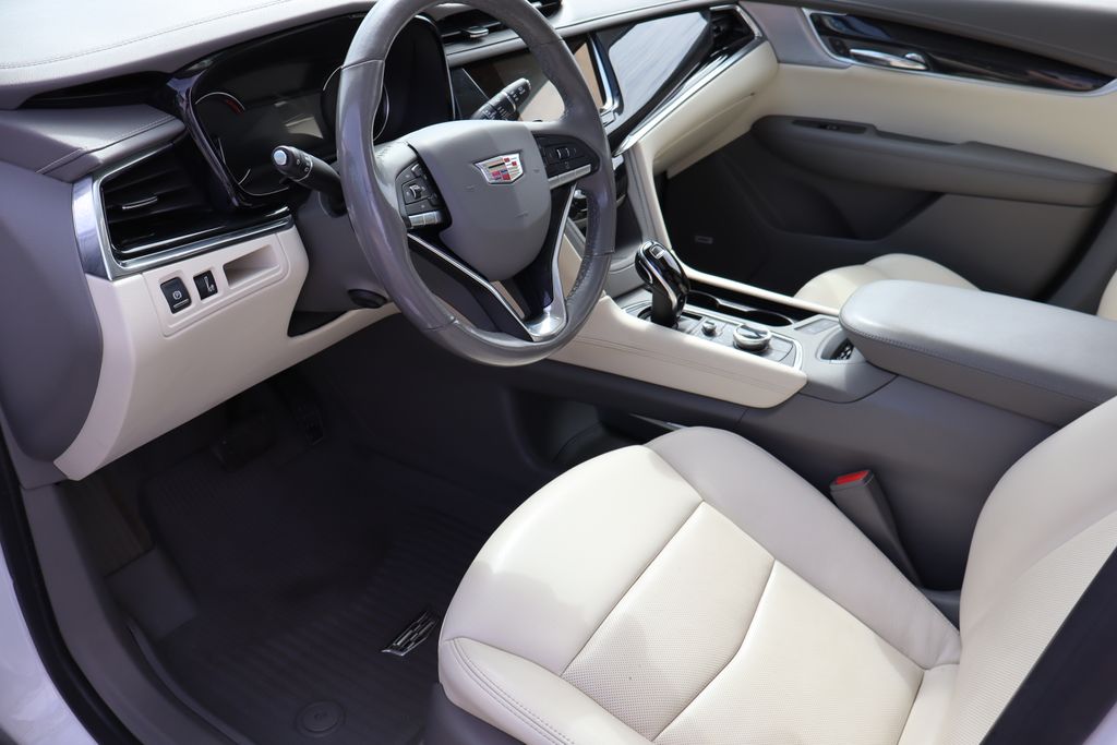 2022 Cadillac XT6 Premium Luxury photo