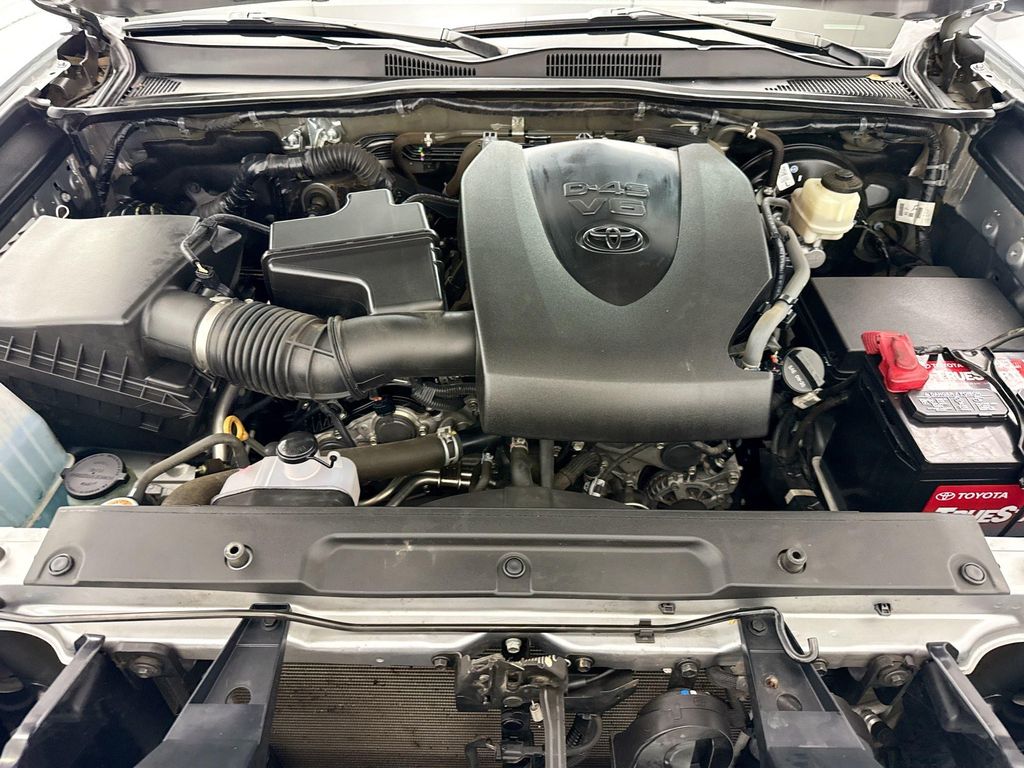 Thumbnail: 2020 Toyota Tacoma - 27