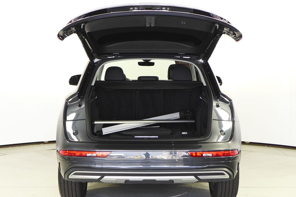 Thumbnail: 2023 Audi Q5 - 10