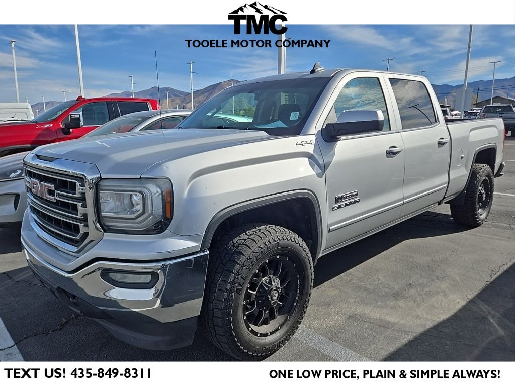 Used 2017 Silver GMC SLE image 5