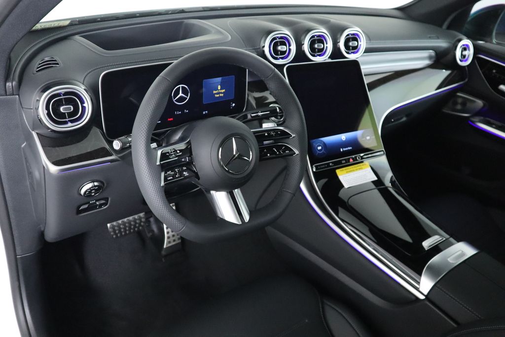 2025 Mercedes-Benz GLC 300 10