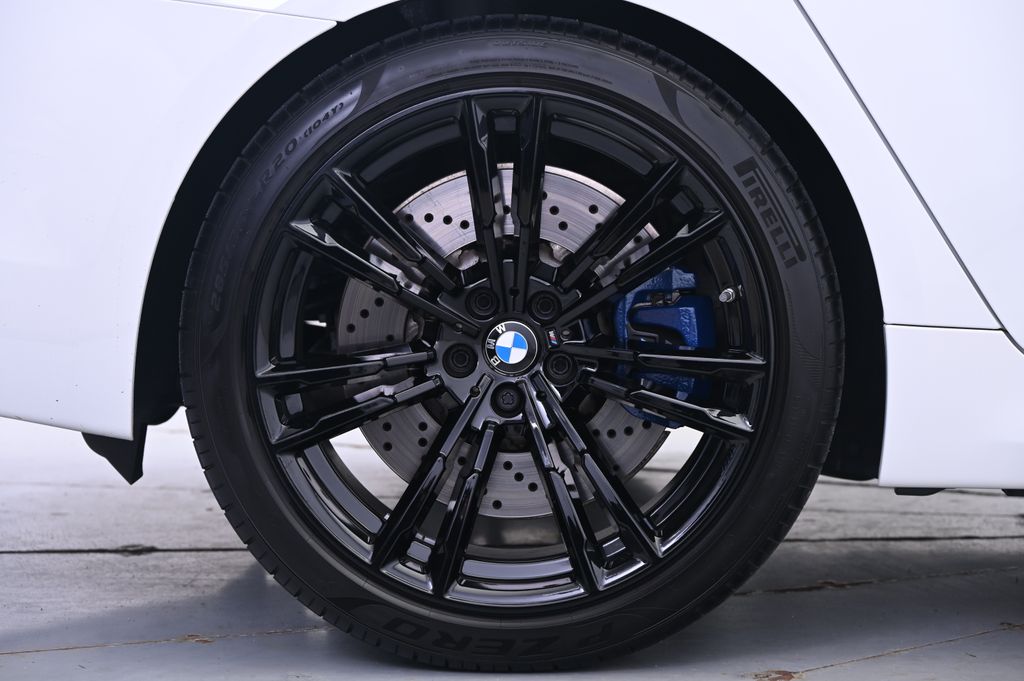 Thumbnail: 2020 BMW M5 - 17