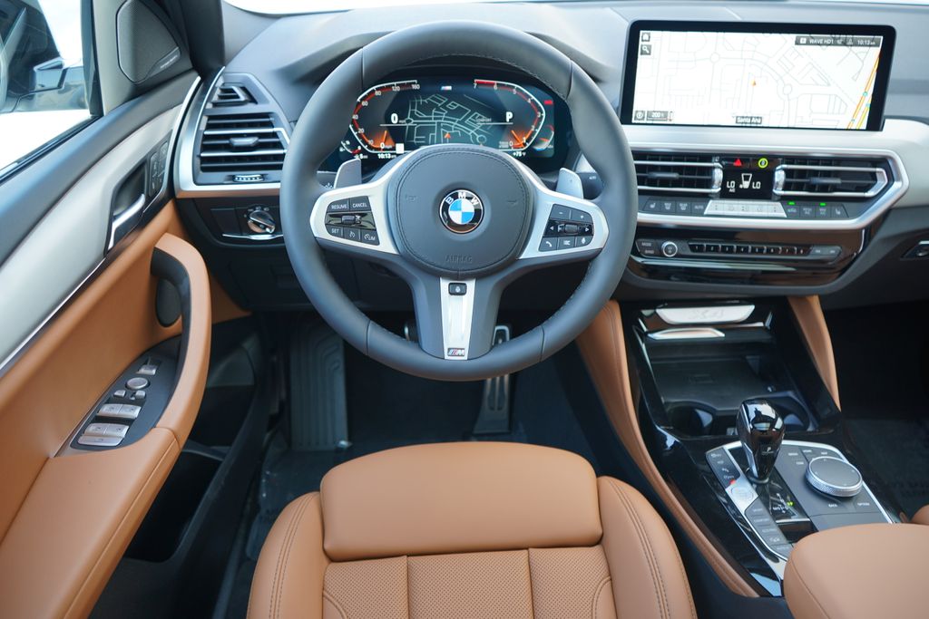 Thumbnail: 2025 BMW X4 - 16