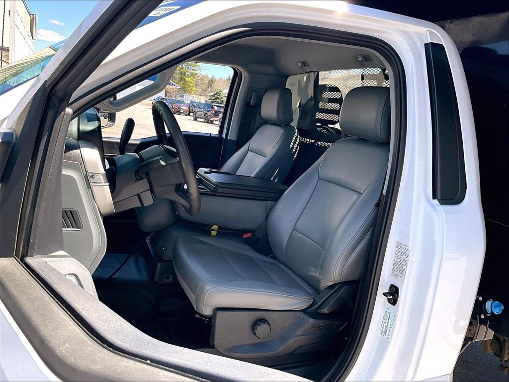 2024 Ford F-350SD — photo 10