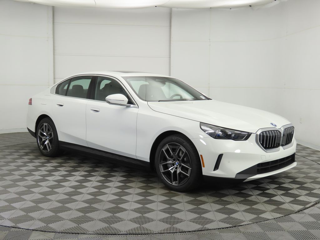 Thumbnail: 2026 BMW i5 - 4
