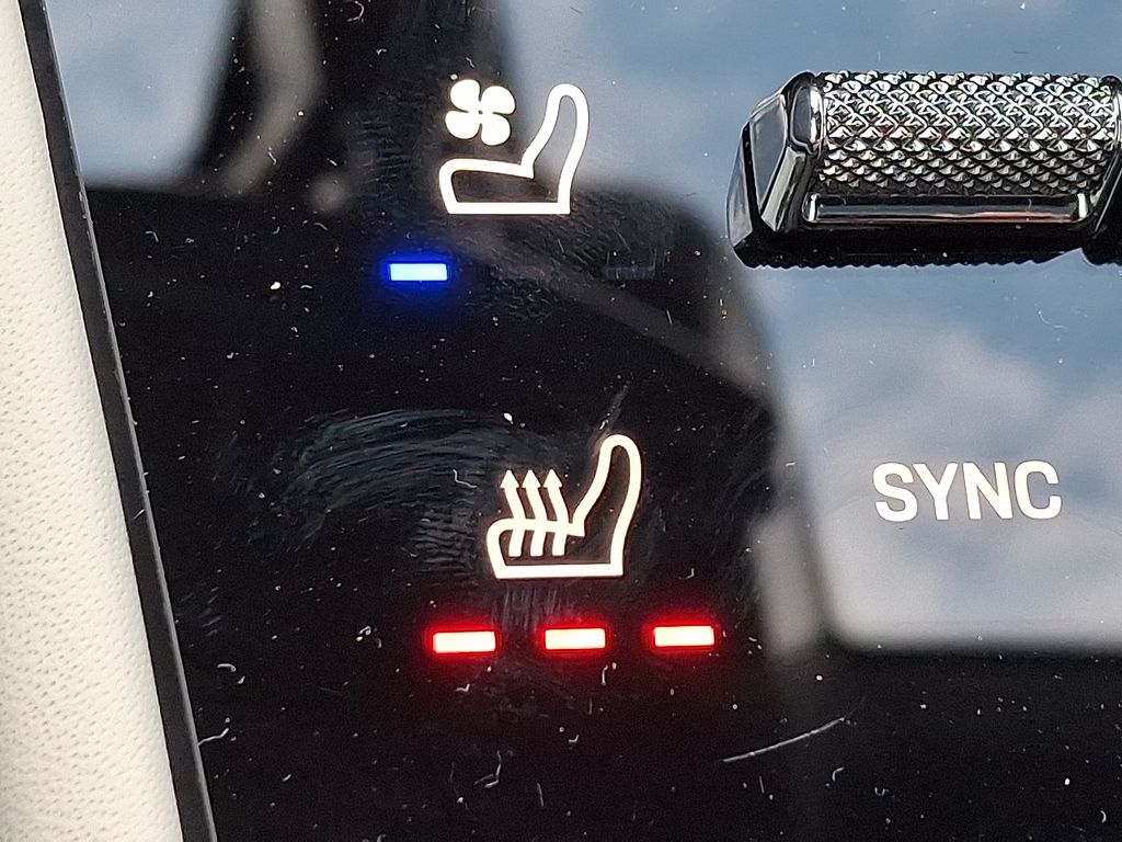 Thumbnail: 2025 Porsche Cayenne - 26