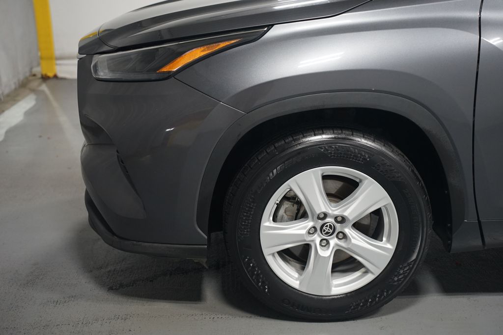 Thumbnail: 2023 Toyota Highlander - 5