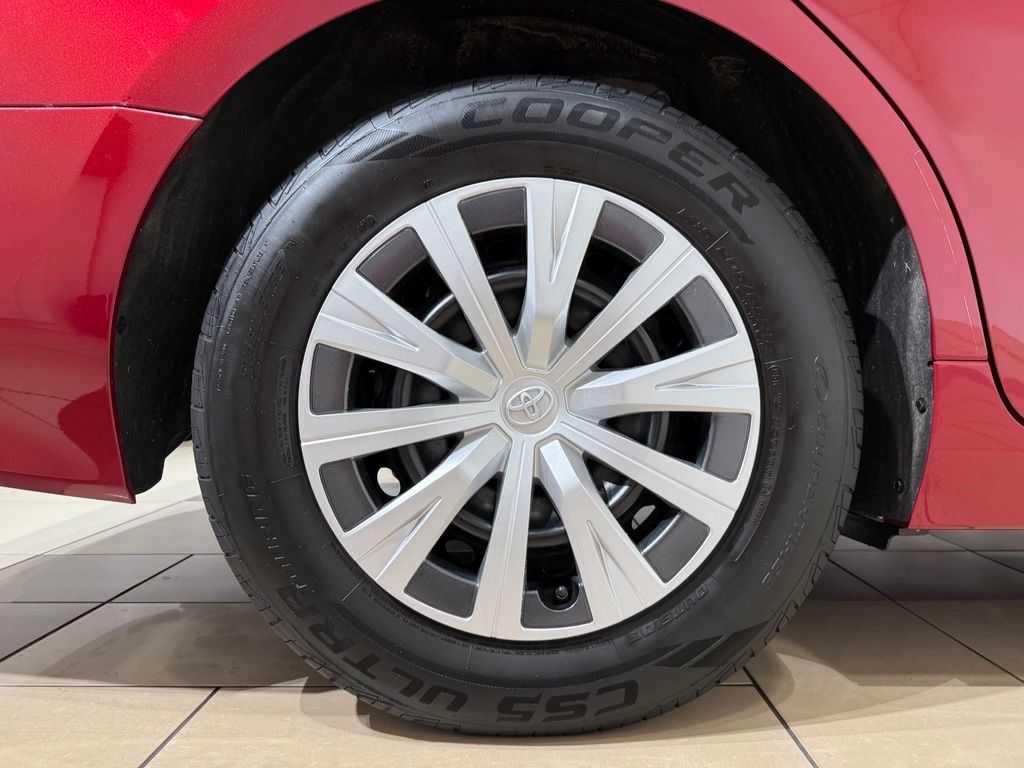 Thumbnail: 2019 Toyota Camry - 9