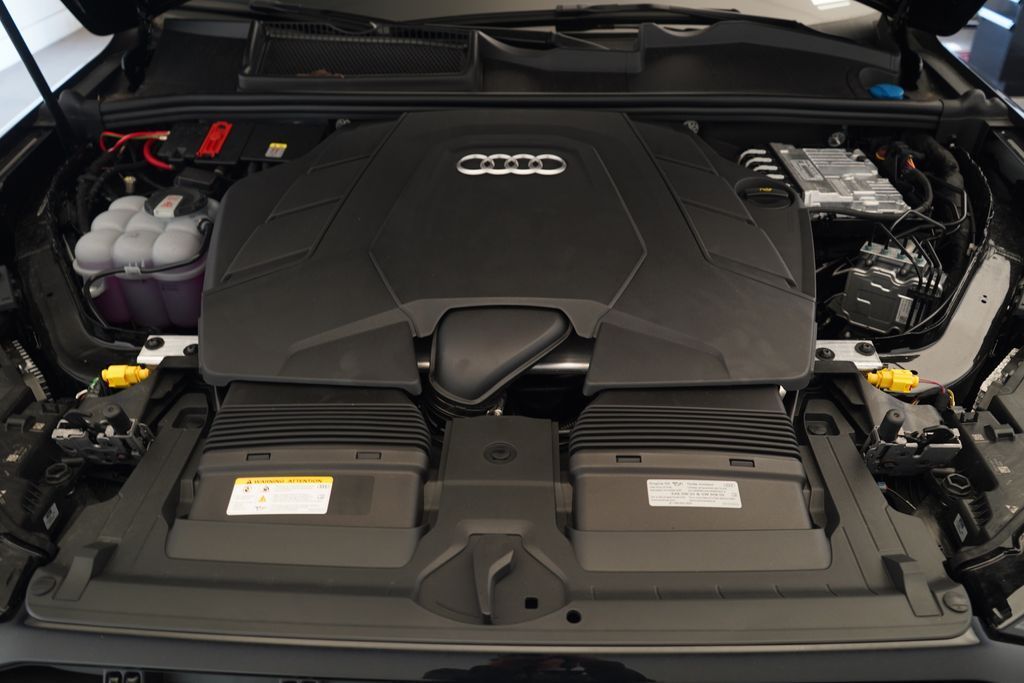 Thumbnail: 2026 Audi Q7 - 12