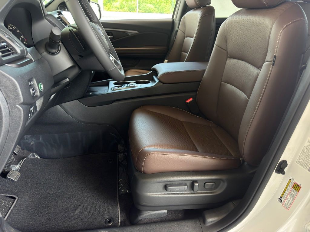 2026 Honda Ridgeline RTL White at Classic Honda Galveston
