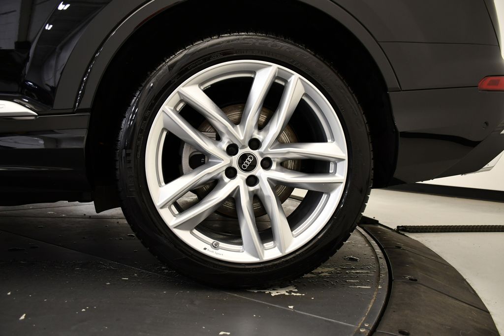 Thumbnail: 2025 Audi Q7 - 14