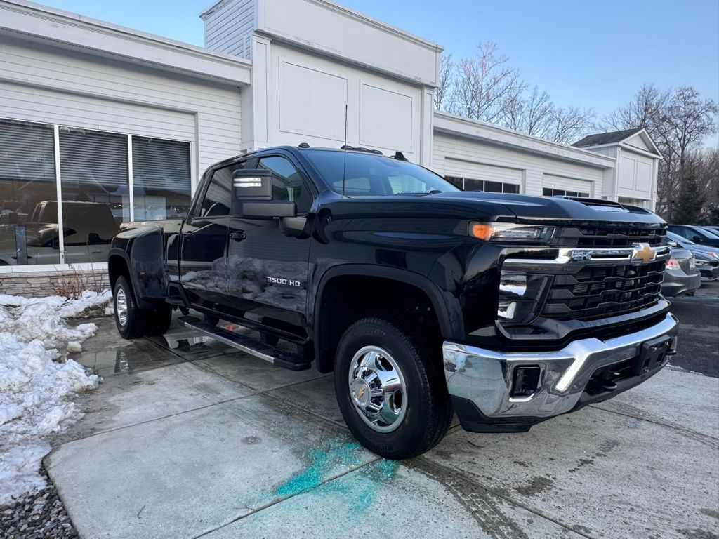 2024 Chevrolet Silverado 3500HD LT Crew Cab 4WD
