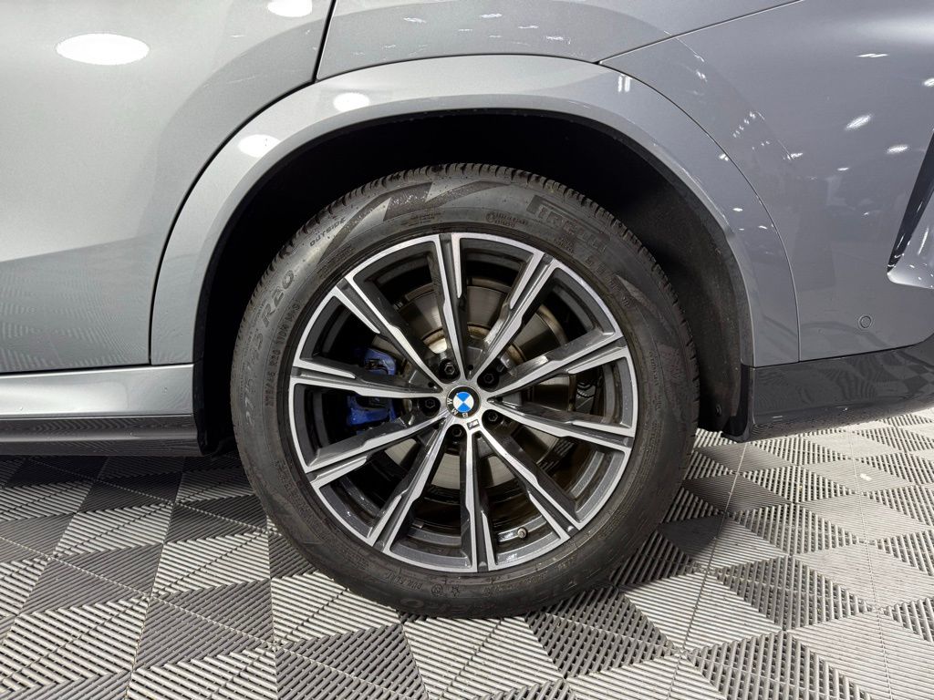 Thumbnail: 2024 BMW X6 - 10