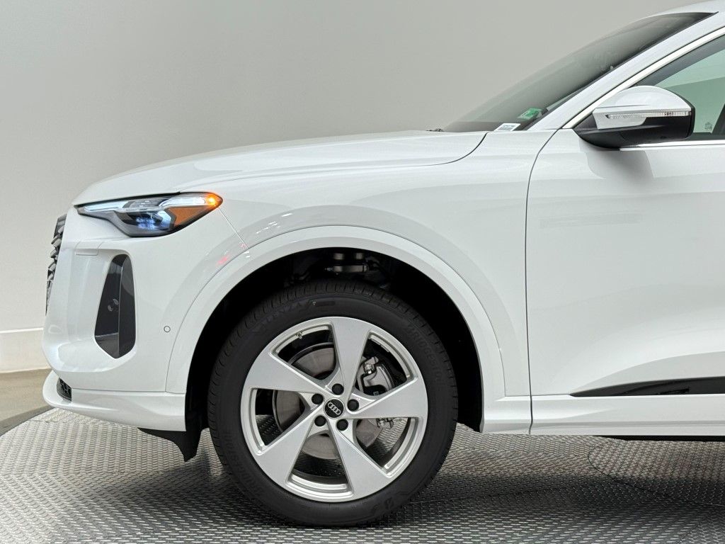 Thumbnail: 2025 Audi Q5 - 8