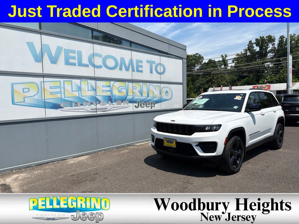Bright White Clearcoat 2023 Jeep Grand Cherokee SUV / Crossover Four-Wheel Drive 8-Speed Automatic