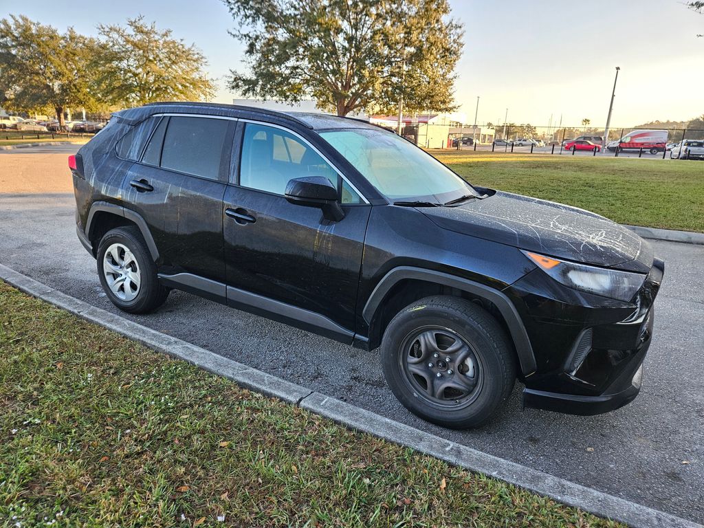 2021 Toyota RAV4 LE 7