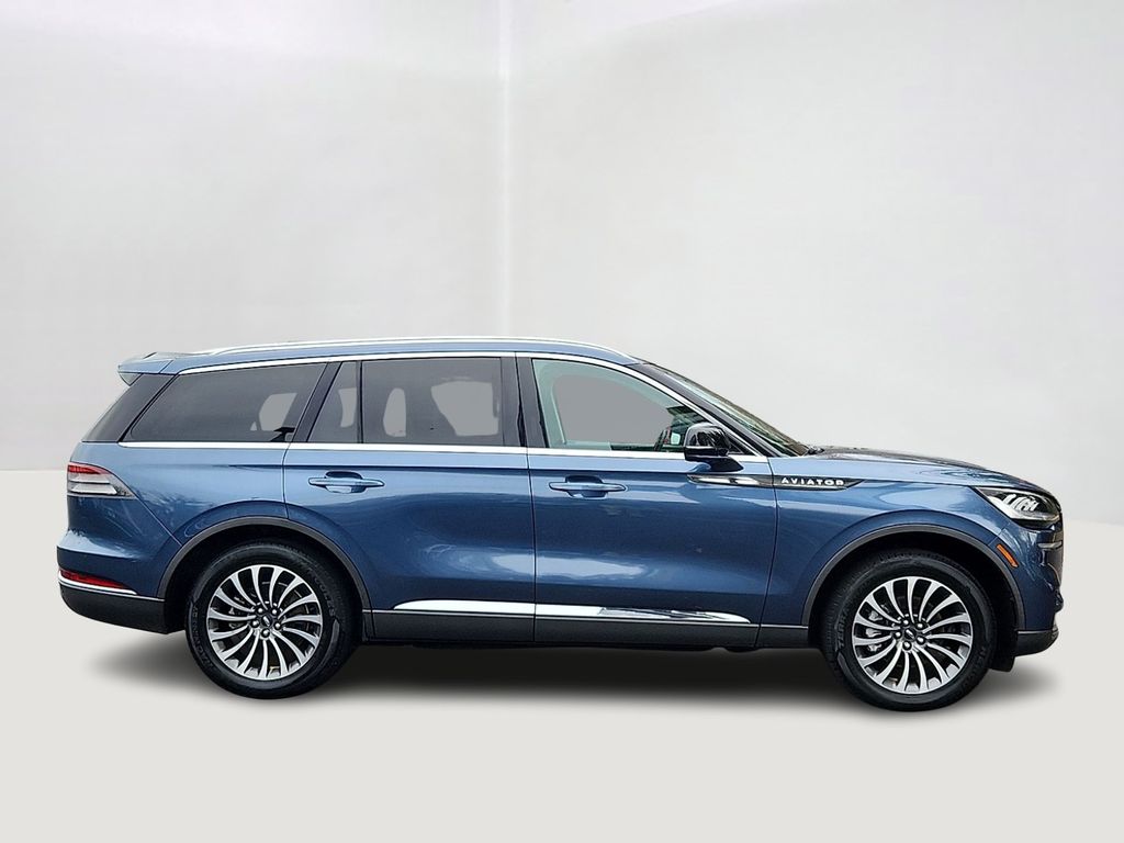 Thumbnail: 2020 Lincoln Aviator - 4