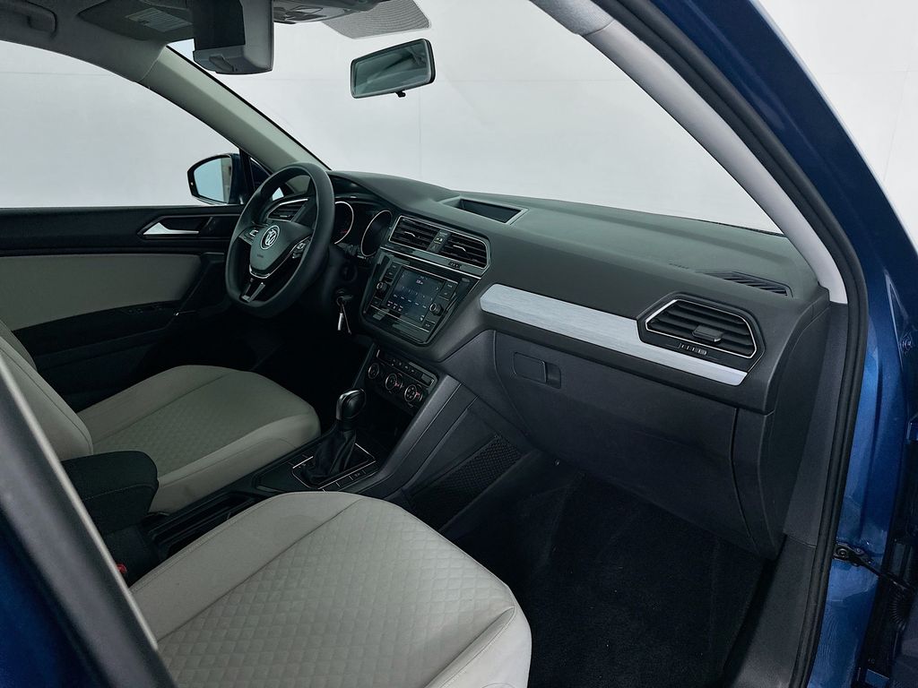 Thumbnail: 2018 Volkswagen Tiguan - 28