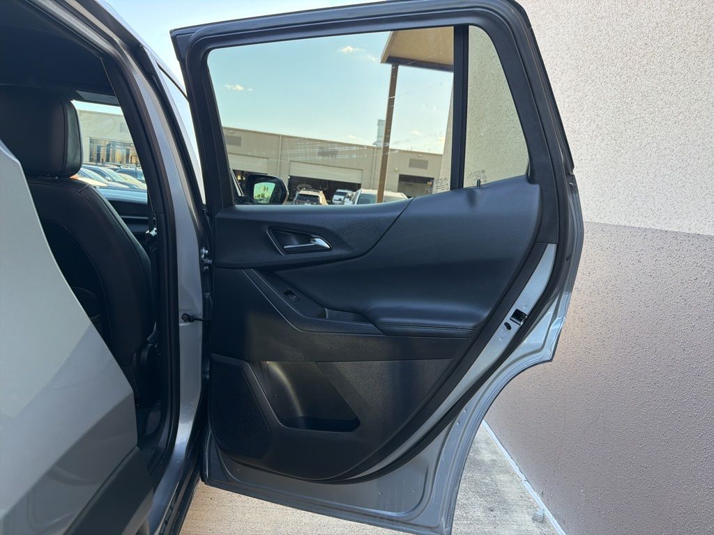 Thumbnail: 2025 Chevrolet Equinox - 18