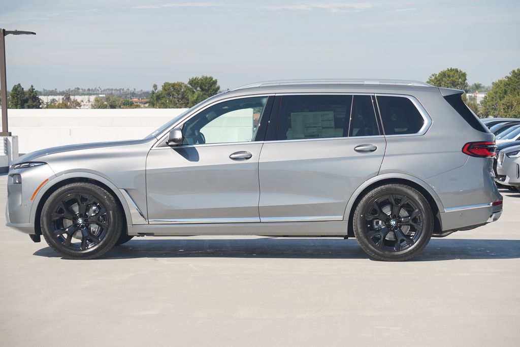 Thumbnail: 2026 BMW X7 - 4