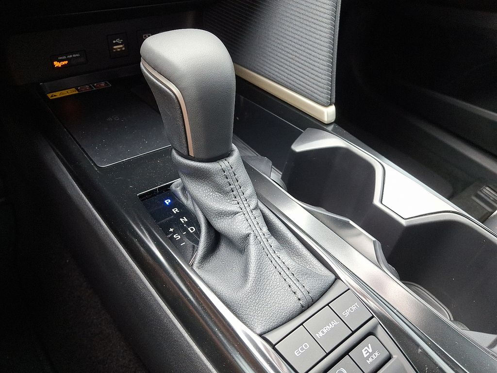 Thumbnail: 2025 Toyota Camry - 15