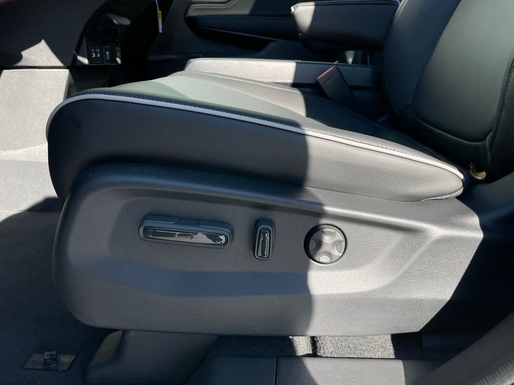 Thumbnail: 2025 Honda Odyssey - 26