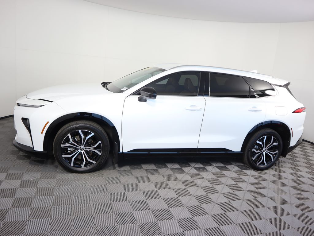 Thumbnail: 2025 Toyota Crown Signia - 8