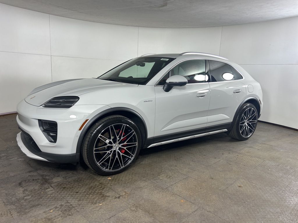 2026 Porsche Macan Electric 4S