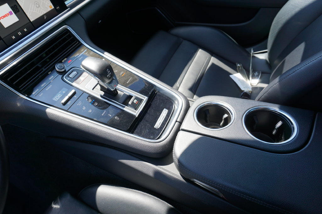 Thumbnail: 2023 Porsche Panamera - 20