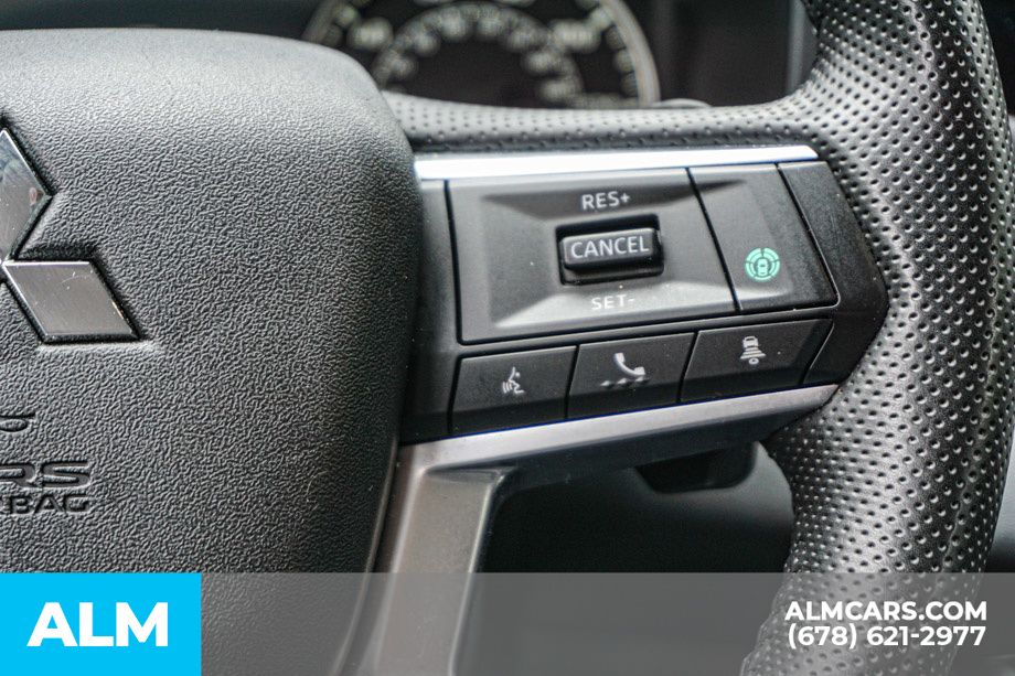 2025 Mitsubishi Outlander SE - Photo 32