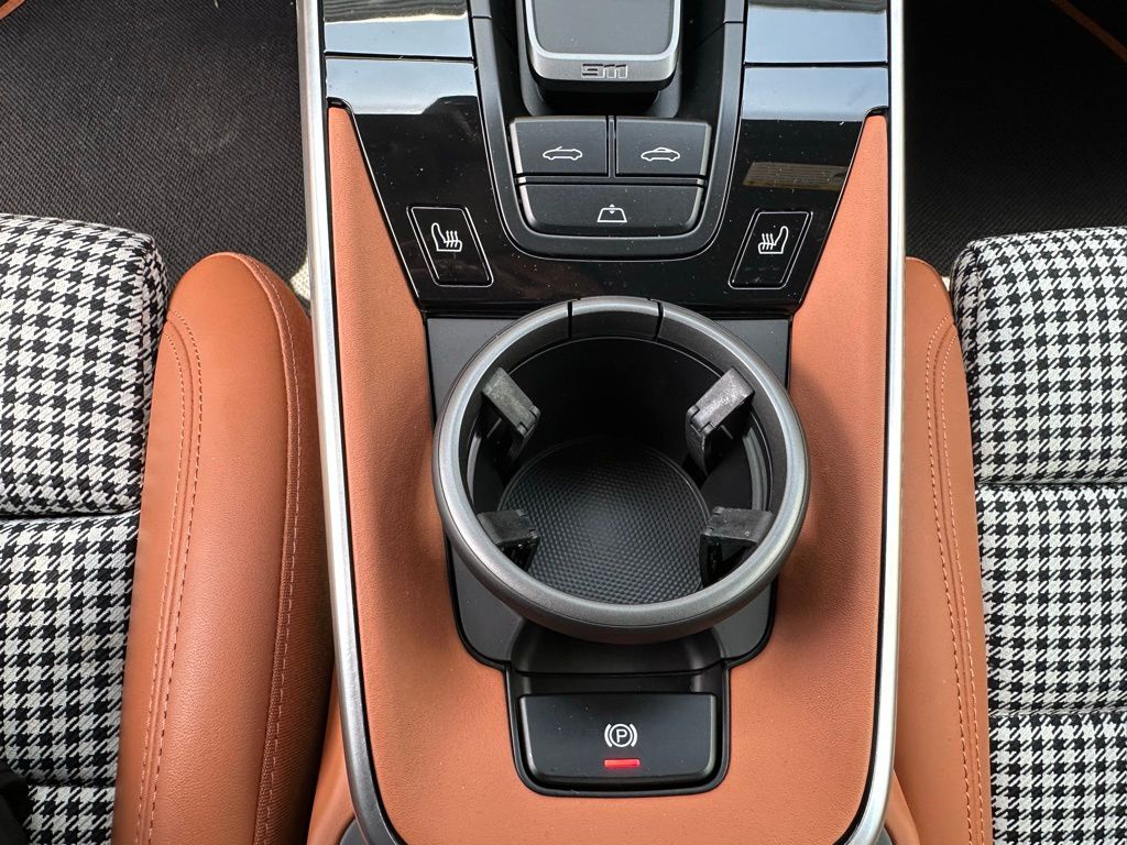 2025 Porsche 911 Turbo 25