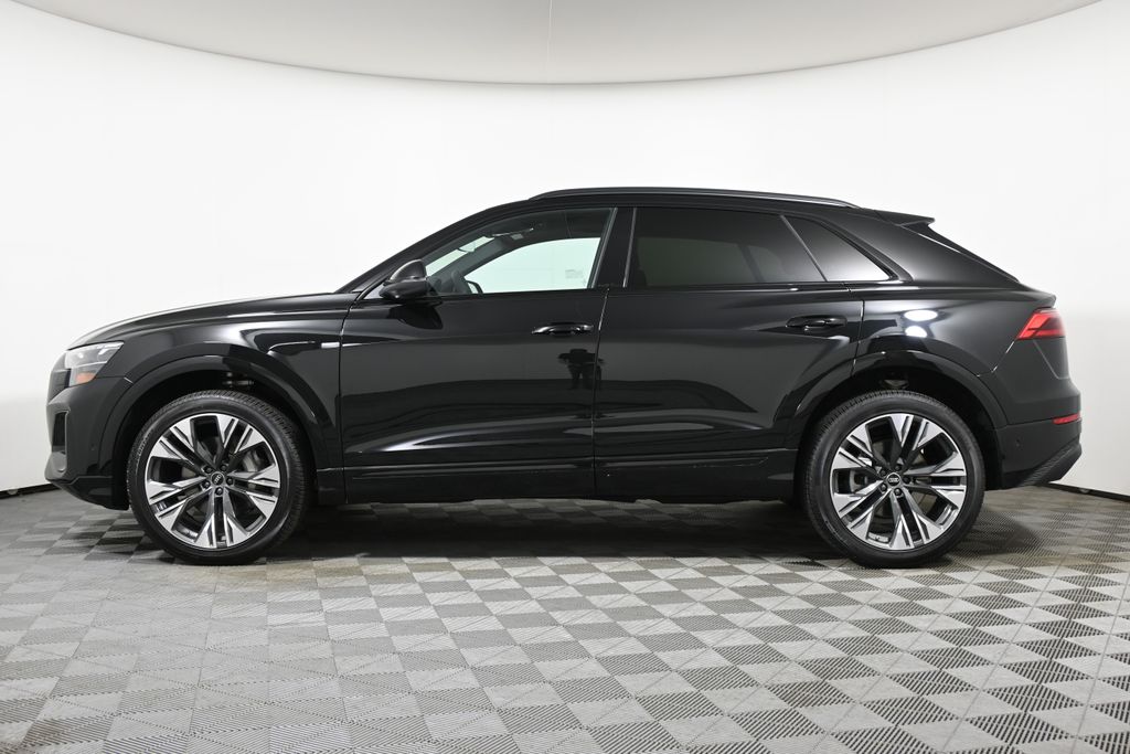Thumbnail: 2025 Audi Q8 - 2