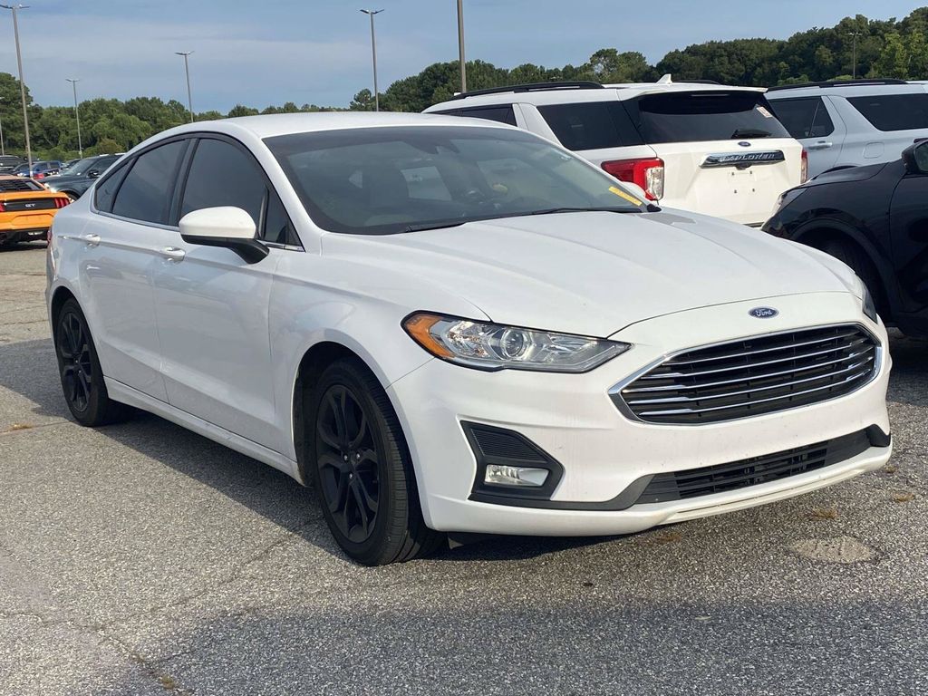 Oxford White 2019 Ford Fusion Sedan Front-Wheel Drive 6-Speed Automatic