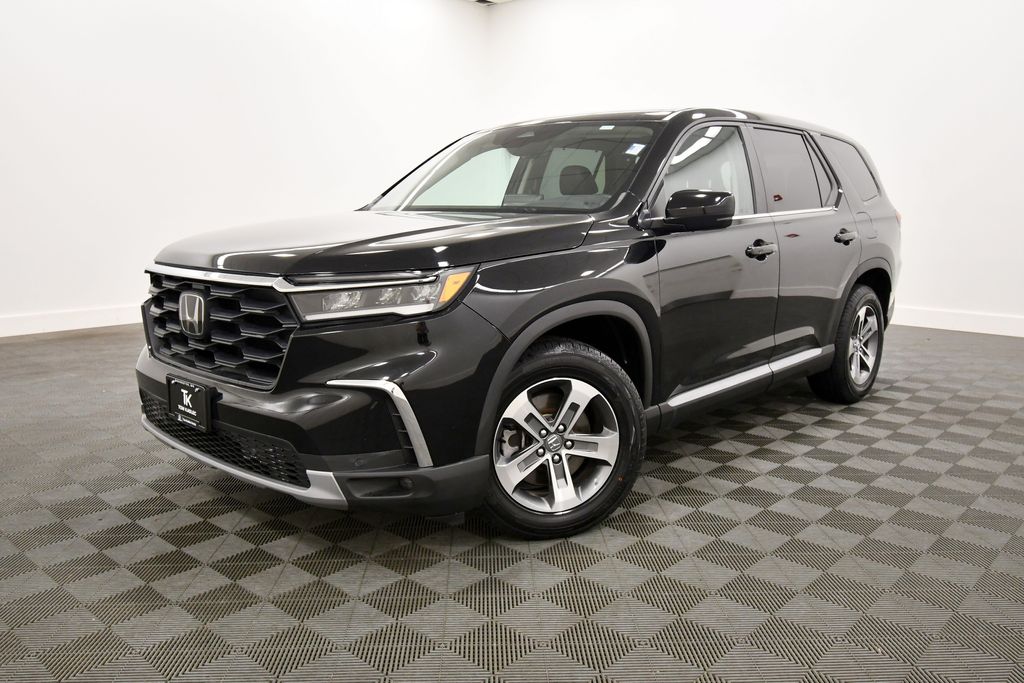Used 2025 Honda Pilot SUV