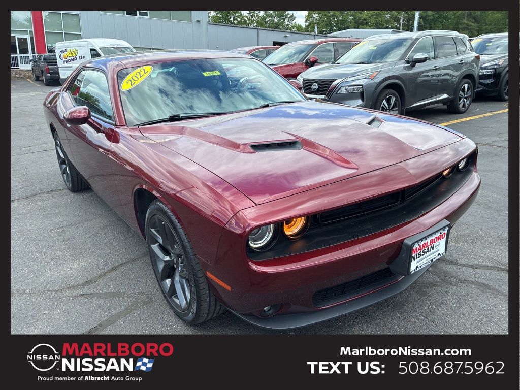 Octane Red Pearlcoat 2022 Dodge Challenger SXT RWD Coupe Rear-Wheel Drive 8-Speed Automatic