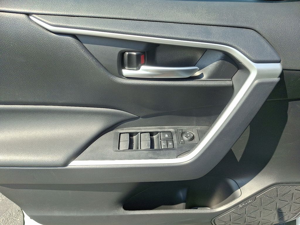 2024 Toyota RAV4 XLE 13