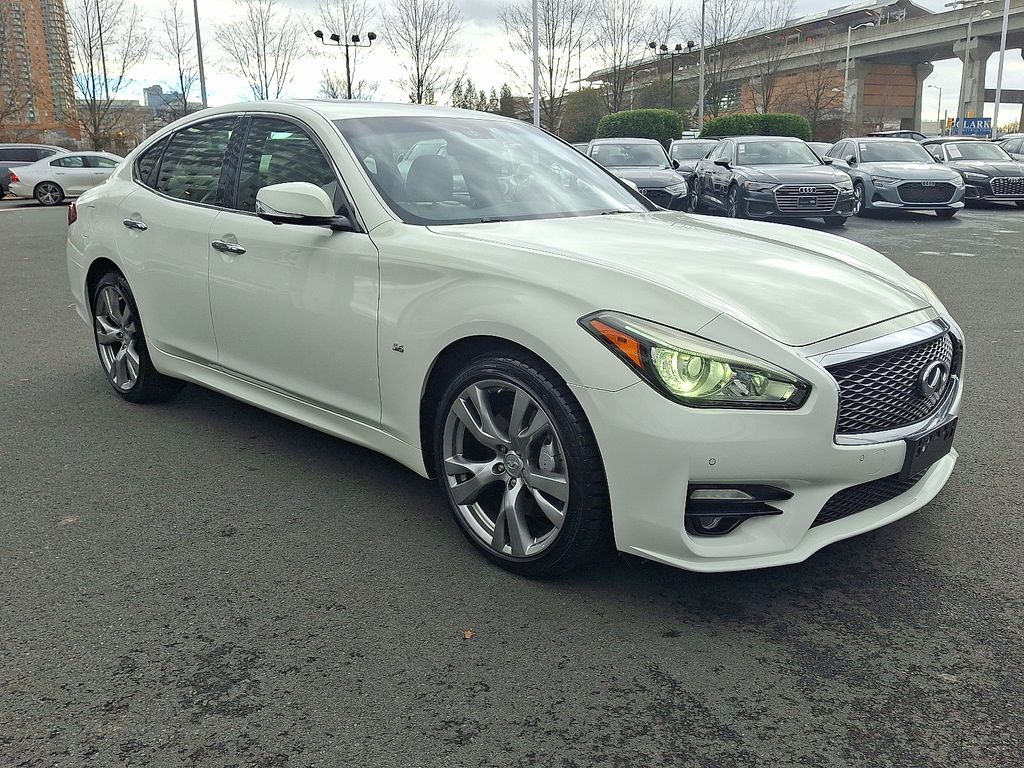 Thumbnail: 2015 INFINITI Q70 - 3