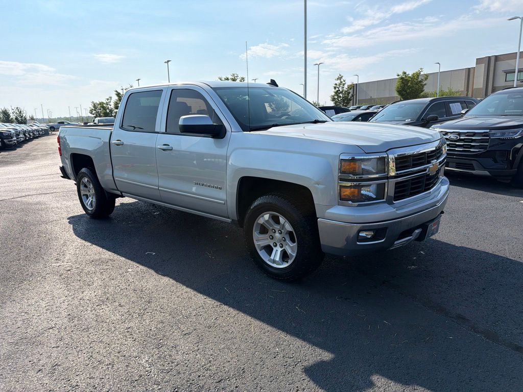 Silver Ice Metallic 2015 Chevrolet Silverado 1500 Pickup Truck Four-Wheel Drive 6-Speed Automatic Overdrive