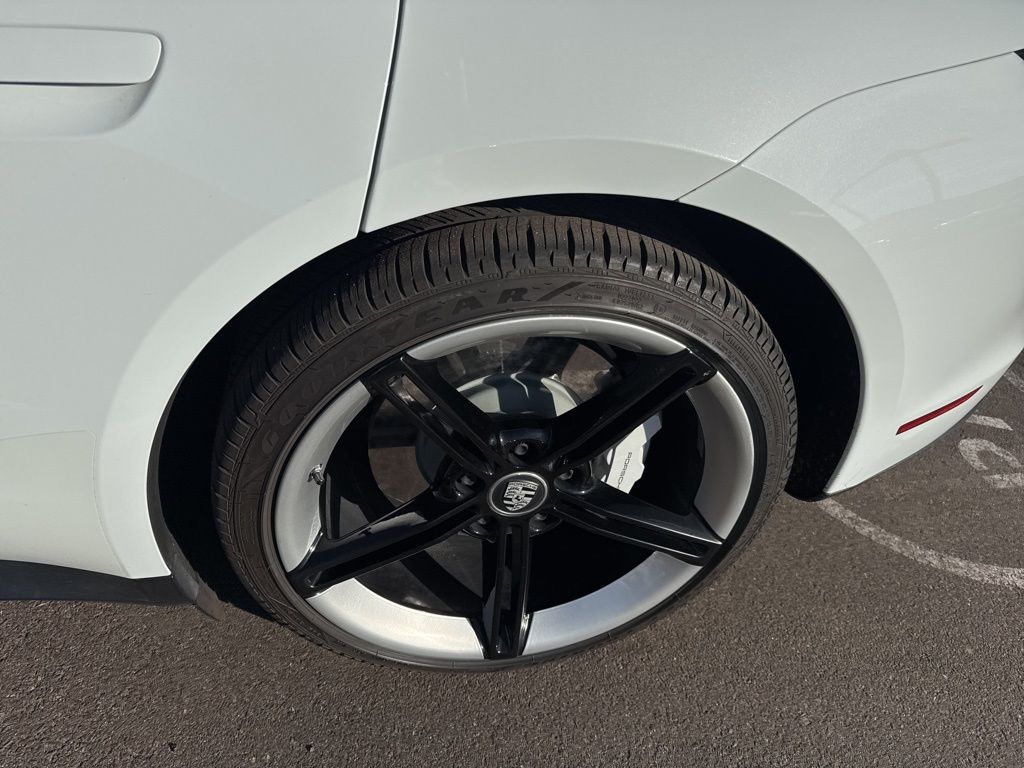 Thumbnail: 2022 Porsche Taycan - 8