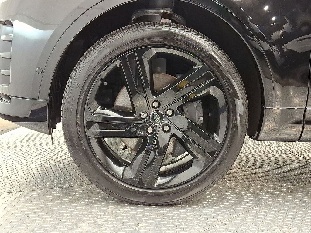 2024 Land Rover Discovery Dynamic SE 8