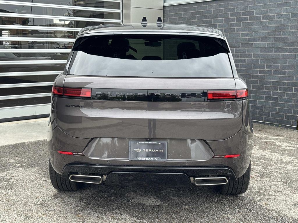 New 2026 Gray Land Rover Dynamic SE image 5