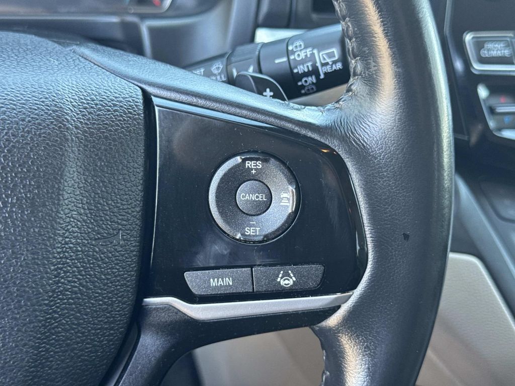 Used 2018 Honda Odyssey Touring 4D Passenger Van