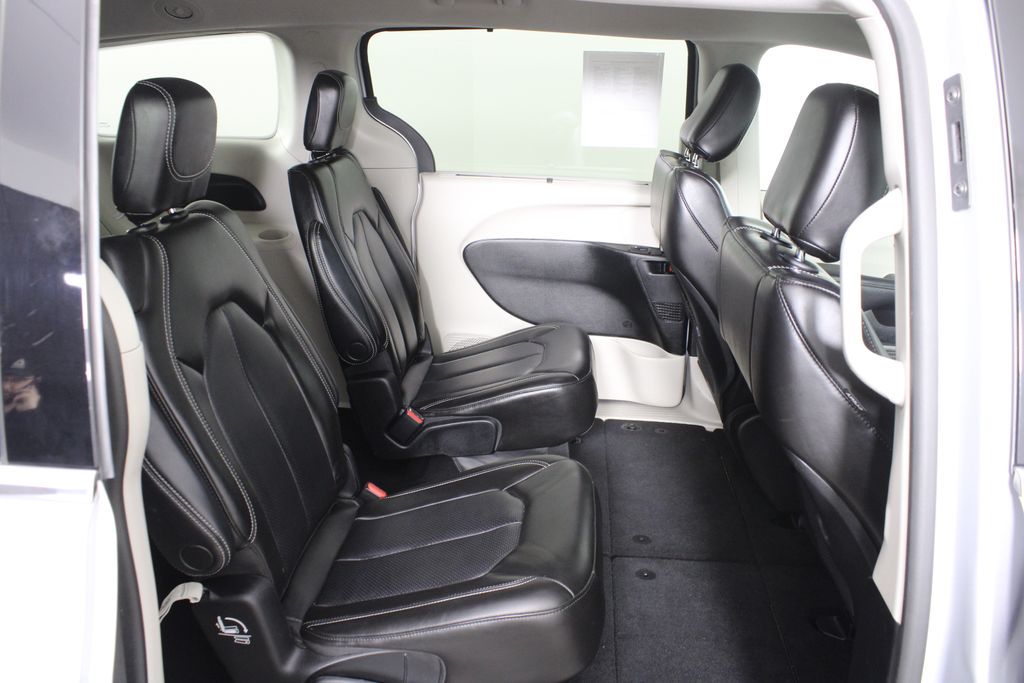 Used 2023 Chrysler Pacifica for sale in 