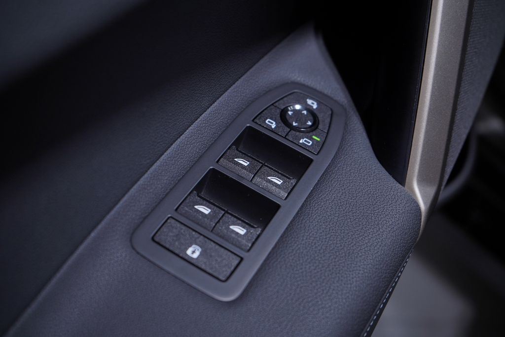 Thumbnail: 2023 BMW iX - 17