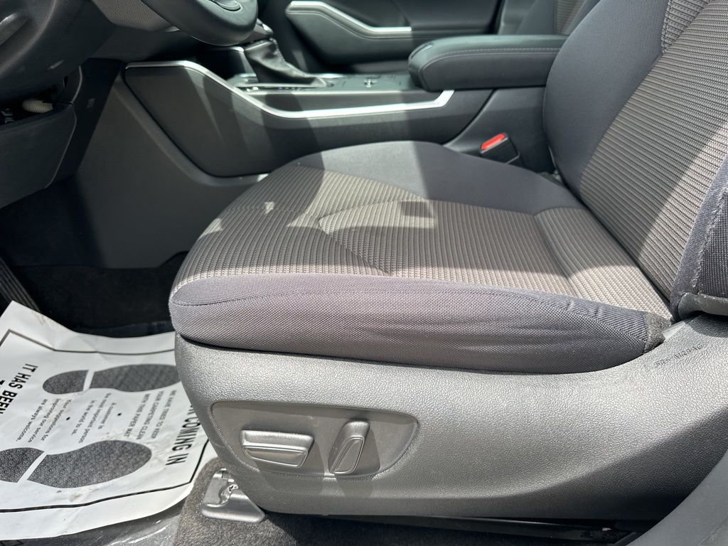 2023 Celestial Silver Metallic Toyota Highlander LE FWD SUV