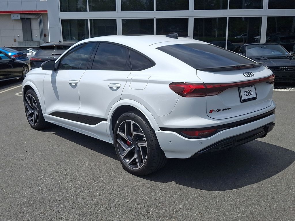 Thumbnail: 2027 Audi SQ6 e-tron - 4