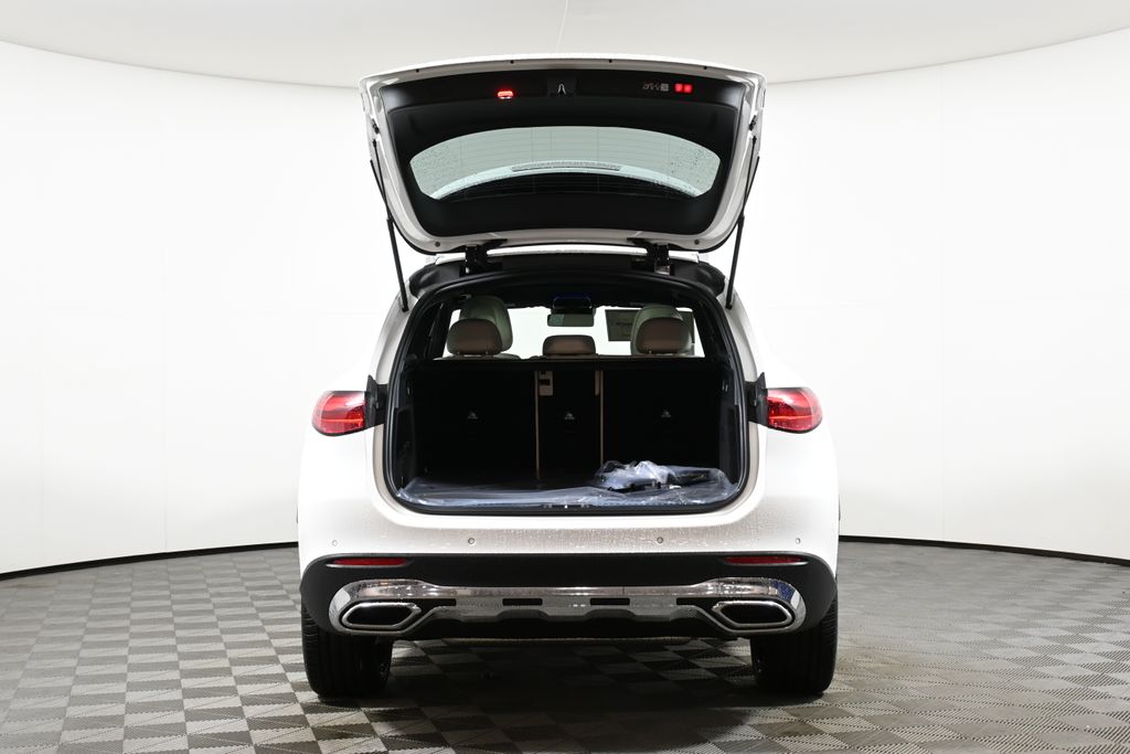 2025 Mercedes-Benz GLC 300 25