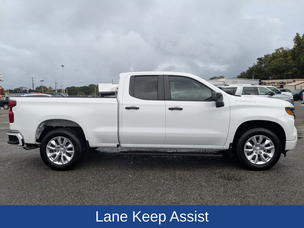 2025 Chevrolet Silverado 1500 2WD Double Cab Standard Bed Custom